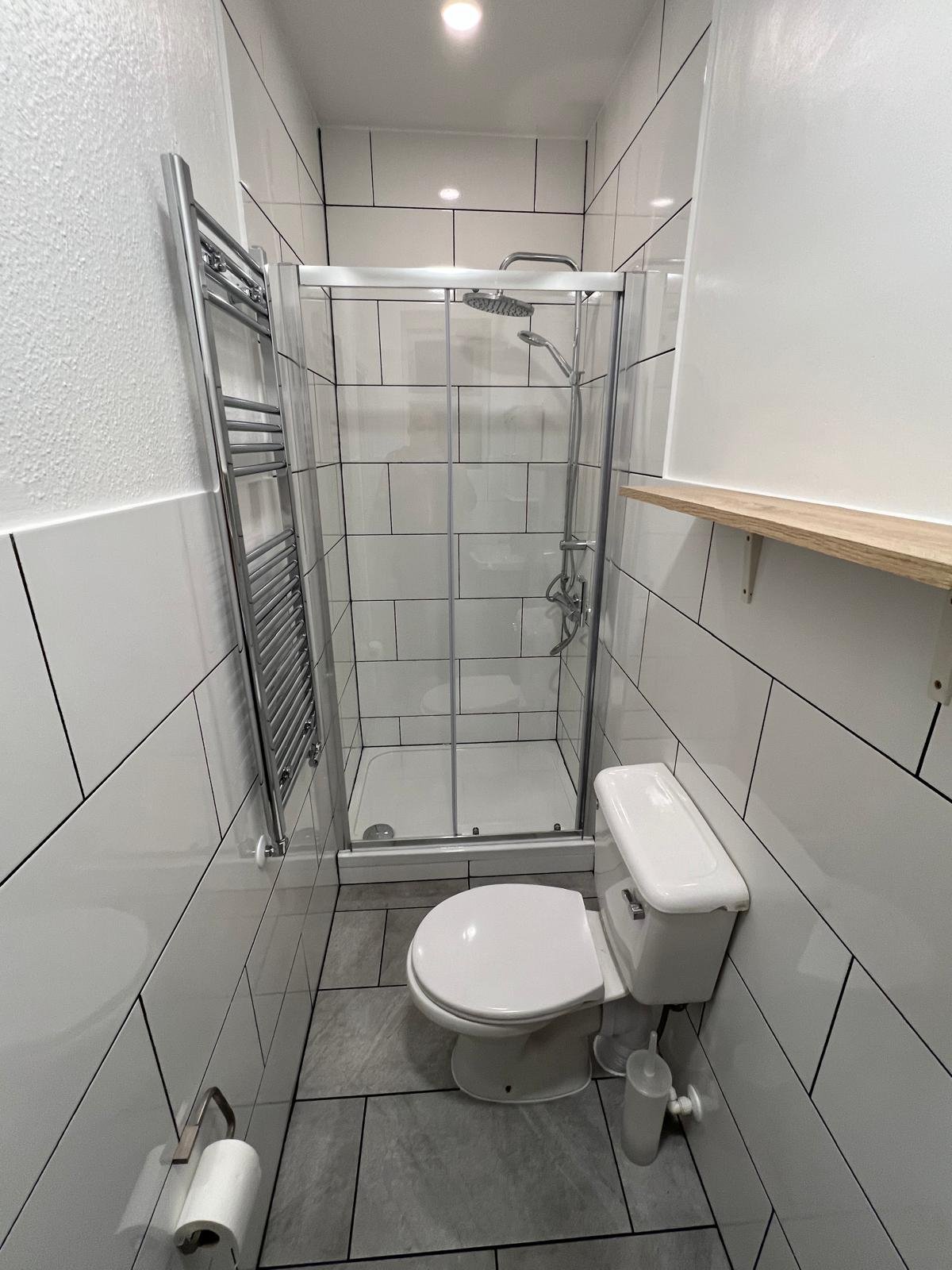 Compact Shower Room